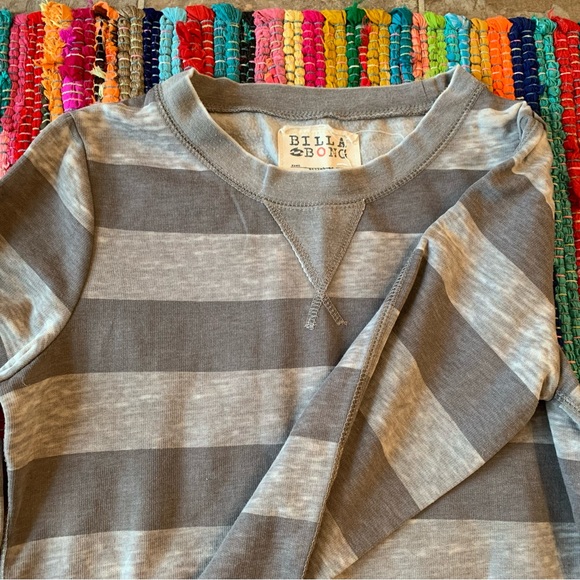 BILLABONG grey striped sweatshirt. sz M - Picture 3 of 3